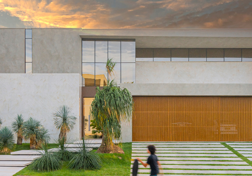 Qual é o tipo de vidro ideal para áreas com alta exposição ao sol?